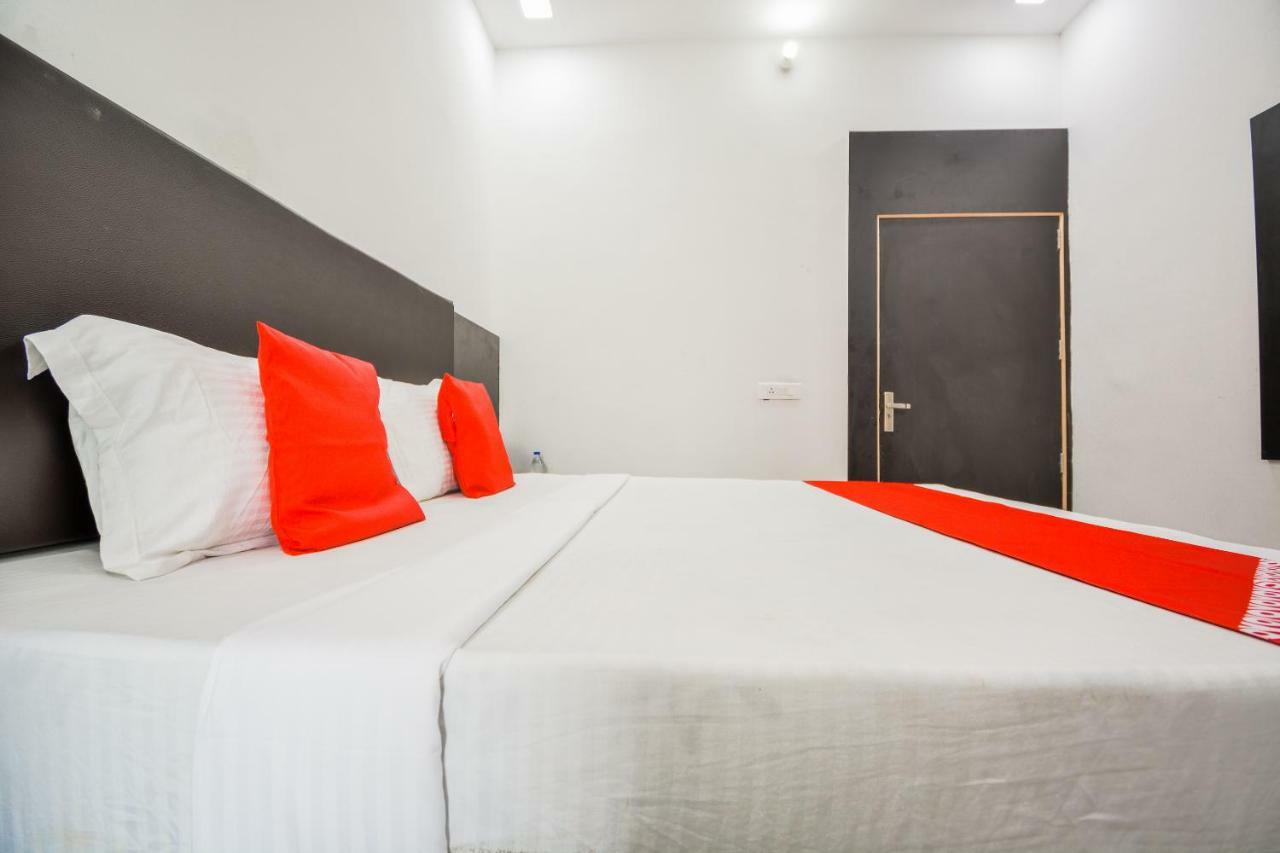 Oyo 43505 Hotel The White House Hisār Εξωτερικό φωτογραφία