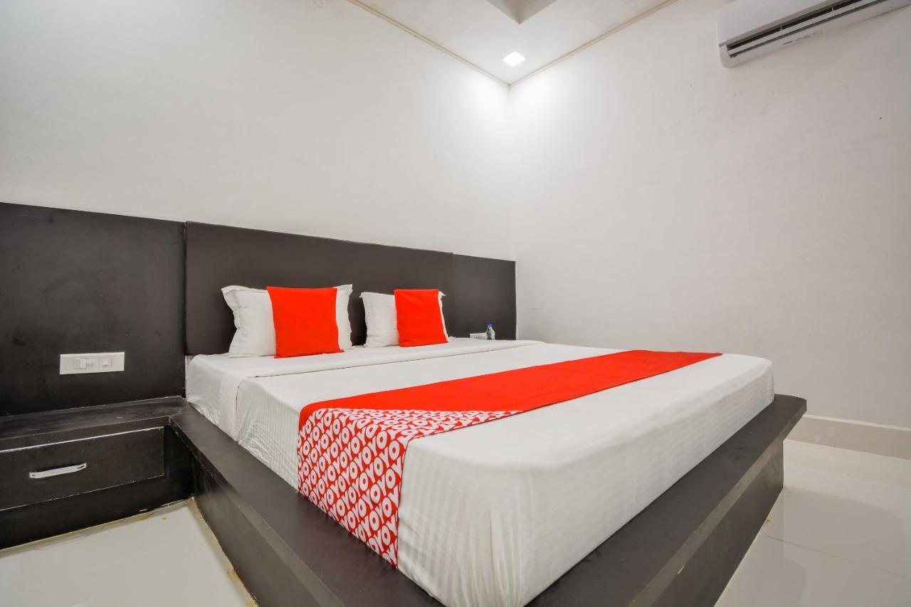 Oyo 43505 Hotel The White House Hisār Εξωτερικό φωτογραφία
